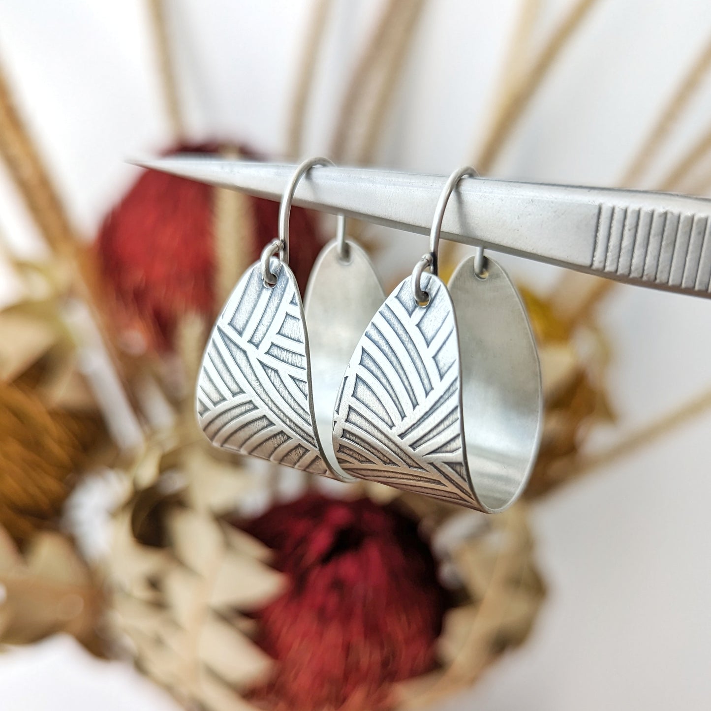 Textured Stirrup Hoops