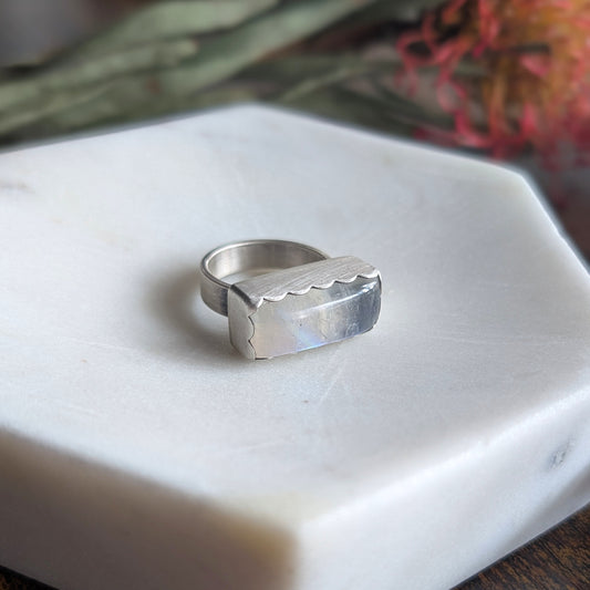 Rainbow Moonstone + Sterling Silver : Size 8