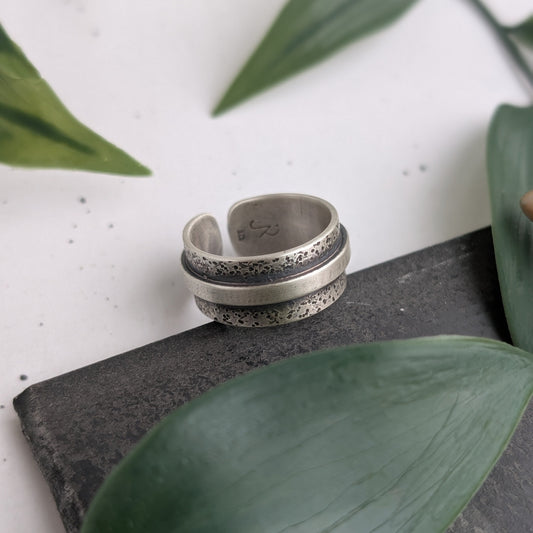 Sterling Silver Adjustable Ring : Size 8-8.5