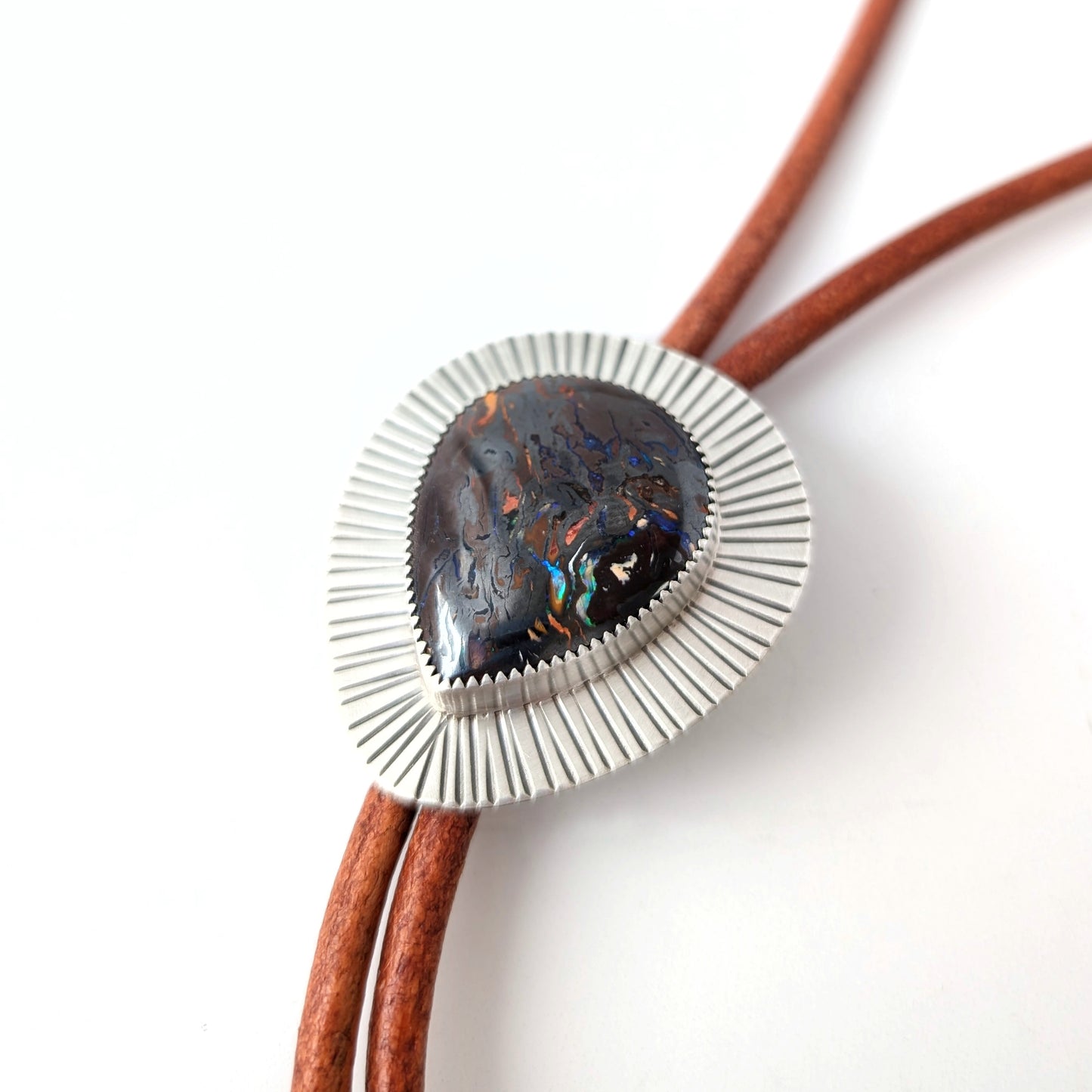 Koroit Opal Statement Bolo