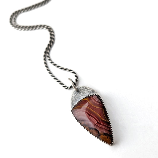 Agua Nueva Agate Textured Pendant Necklace