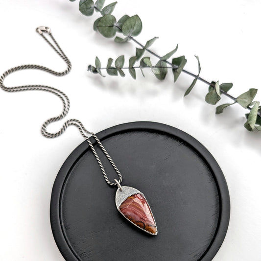 Agua Nueva Agate Textured Pendant Necklace