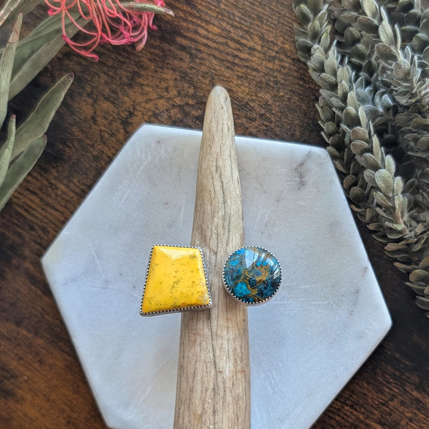 Bumble Bee Jasper + Shattuckite : Size 9.75