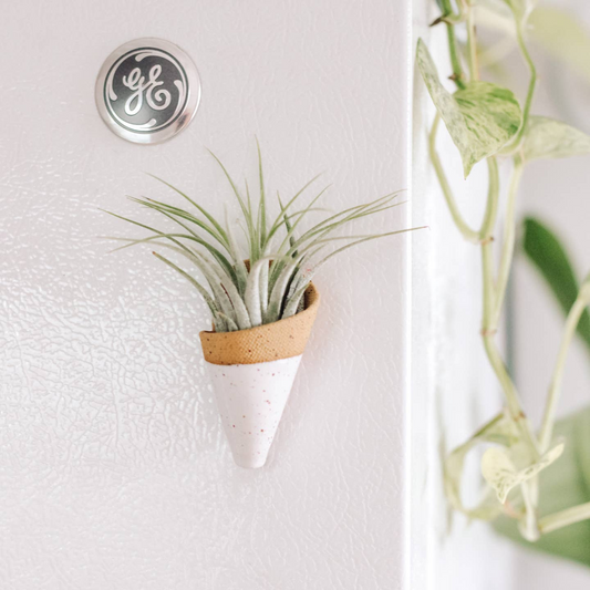 Magnetic Planter - Speckled White